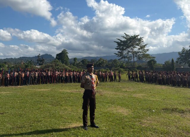 Firdaus, saat menjadi pemimpin peringatan apel besar gerakan pramuka ke 65 di sirkuit Gareccing, Kecamatan Sinjai Selatan.