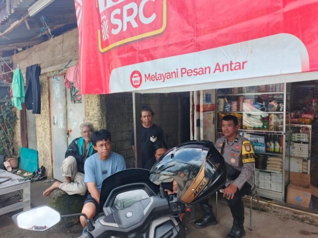 Bhabinkamtibmas Kelurahan Tamalabba, Aipda Abd Samad, aktif mengingatkan warga untuk meningkatkan kewaspadaan terhadap potensi kebakaran rumah dan lingkungan.