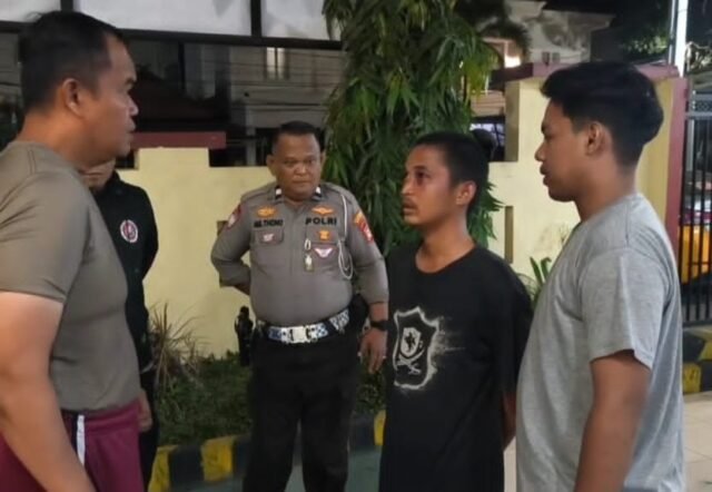 Polsek Tallo setelah diduga mencuri sepeda motor milik warga di Jalan Pongtiku, Kota Makassar.