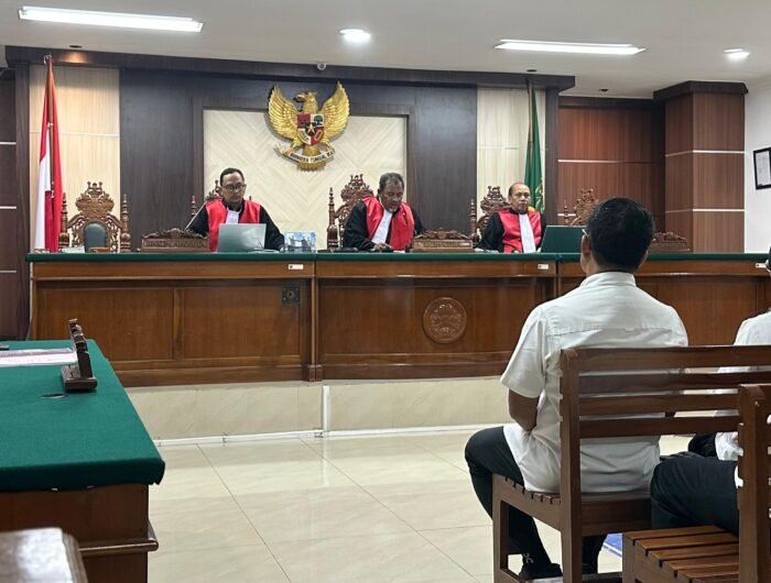 Lima terdakwa dugaan korupsi pengadaan bibit Nanas menjalani sidang dakwaan di Pengadilan Negeri Makassar, beberapa waktu lalu.
