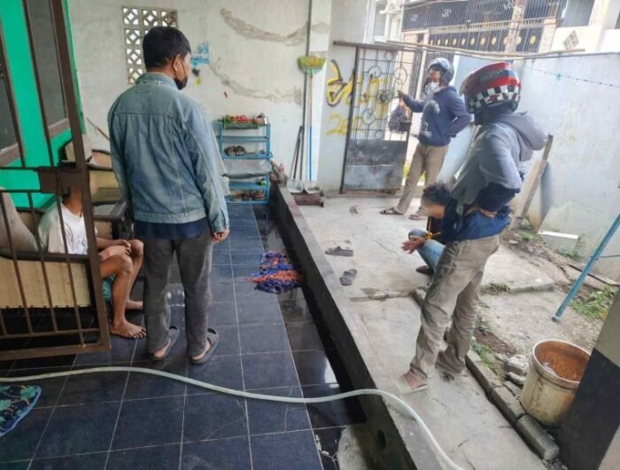 Unit Opsnal Reskrim Polsek Rappocini, Polrestabes Makassar, meringkus dua terduga pelaku pencurian dengan kekerasan (curas) atau begal yang terjadi di Jalan Hertasning, Kelurahan Kassi-Kassi, Kecamatan Rappocini, Kota Makassar.