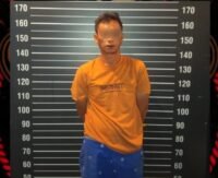 Polisi mengamankan terduga pelaku kasus dugaan pembunuhan yang menewaskan warga Kecamatan Pajukukang, Bantaeng. SY ditangkap di wilayah Bajeng, Kabupaten Gowa, setelah diduga melarikan diri usai kejadian.