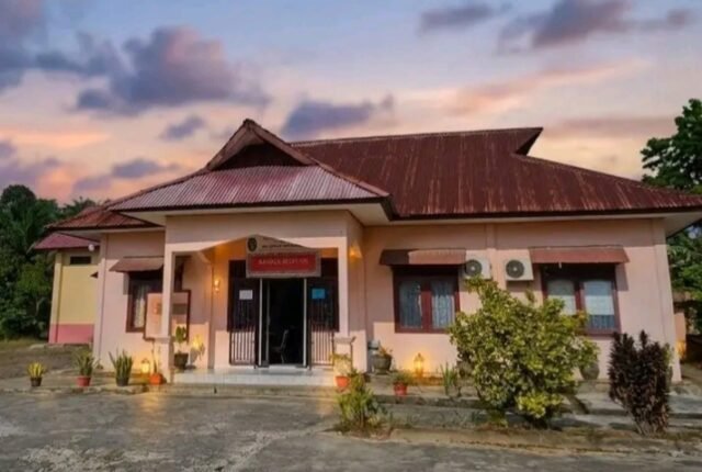 Kantor Kelurahan Karya Merdeka, Kecamatan Samboja, Kabupaten Kutai Kartanegara, Kalimantan Timur. Foto: Dokumentasi Facebook Kelurahan Karya Merdeka