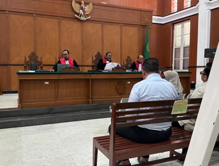 Sidang kasus dugaan tindak pidana korupsi pada pengadaan bibit nanas pada Dinas Tanaman Pangan, Hortikultura dan Perkebunan (DTPH-Bun) Sulsel kembali digelar di Pengadilan Negeri (PN) Makassar, Selasa (1/9/2026).