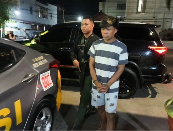 Tim Reskrim Polsek Tallo berhasil meringkus seorang pria berinisial RG alias AKO, yang diduga melakukan pencurian perhiasan emas seberat 18 gram di Jalan Tinumbu, Kelurahan Bunga Eja Biru, Kecamatan Tallo, Makassar.
