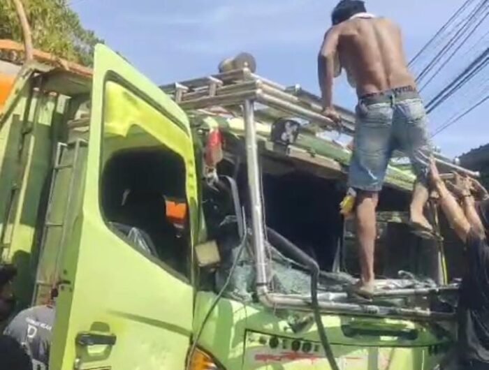 Kericuhan mewarnai pelaksanaan eksekusi lahan di Jalan Dg Tata 3, Kelurahan Parangtambung, Kecamatan Tamalate, Makassar. Dalam insiden tersebut, kaca tronton pembawa ekskavator mengalami kerusakan.