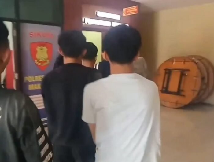 Unit Reaksi Cepat (URC) Jatanras Satreskrim Polrestabes Makassar, menangkap lima kawanan geng motor Waser.