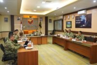 Pangdam XIV/Hasanuddin memimpin rapat evaluasi pembangunan jembatan di wilayah Kodam XIV/Hasanuddin yang berlangsung secara virtual dari Ruang Vicon Puskodalops Makodam XIV/Hasanuddin, Jalan Urip Sumoharjo, Makassar, Jumat (25/9/2026).