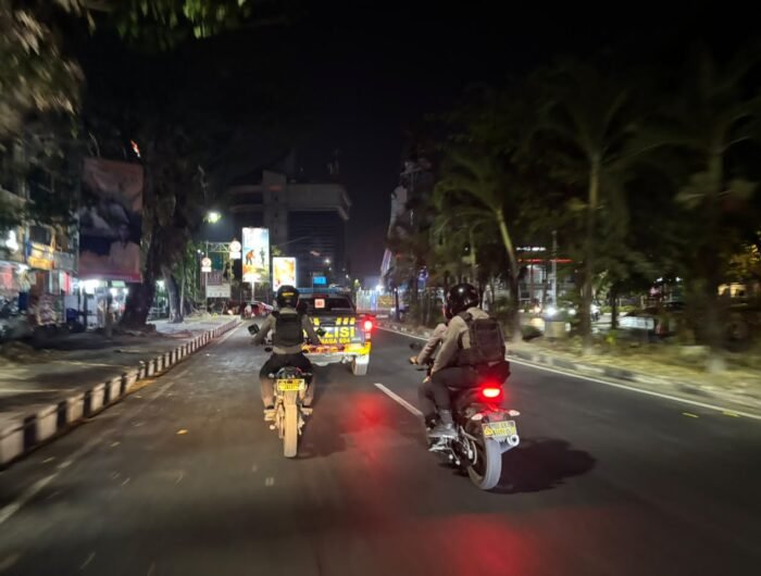 Polres Pelabuhan Makassar meningkatkan Kegiatan Rutin yang Ditingkatkan (KYRD) pada malam hari.