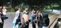 Empat pelajar diamankan personel Polsek Manggala saat kedapatan mengonsumsi minuman keras di atas jembatan kawasan Waduk Tunggu Pampang, Bitowa, Sabtu (26/9/2026) malam.