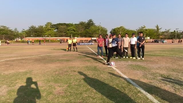 Kapolresta Gowa Kombes Pol. Muh. Yusuf Usman membuka Turnamen Sepak Bola Kapolresta Gowa Cup Usia Madya 2026 di Lapangan Syekh Yusuf, Kecamatan Somba Opu, Kabupaten Gowa, Minggu (27/9).