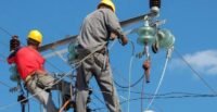 Petugas PLN Sedang Perbaikan kelistrikan.(Dok ist)