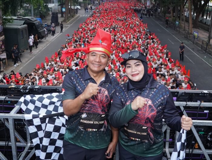 7.092 pelari dari berbagai daerah di Indonesia memeriahkan Patonro Elite Run TNI 81 yang digelar Kodam XIV/Hasanuddin dalam rangka memperingati Hari Ulang Tahun (HUT) ke-81 Tentara Nasional Indonesia (TNI).