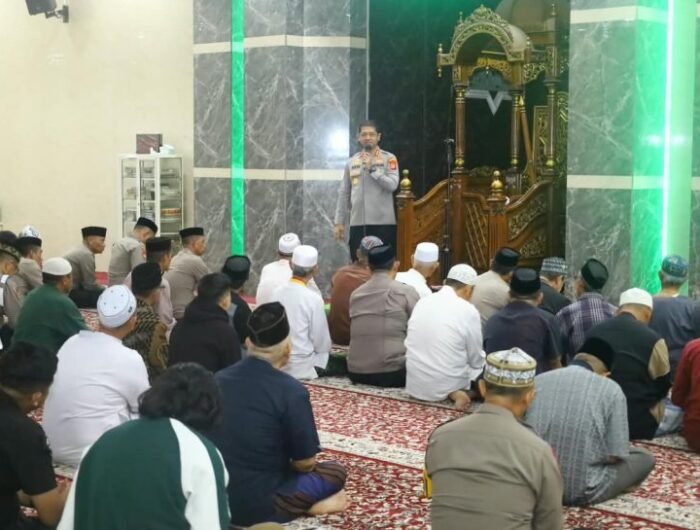 Kapolrestabes Makassar Kombes Pol Arya Perdana, gelar Safari Subuh di Masjid Lailatul Qadri, Jalan Pongtiku, Kelurahan Malimongan Baru, Kecamatan Bontoala, Makassar, Senin (7/9/2026).