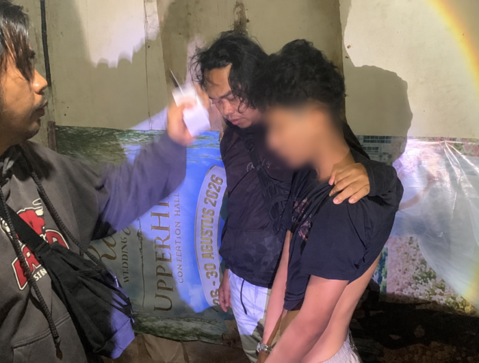 Petugas mengamankan terduga pelaku pencurian yang dibekuk Unit Reskrim Polsek Mamajang di kawasan Jalan Ratulangi, Makassar.