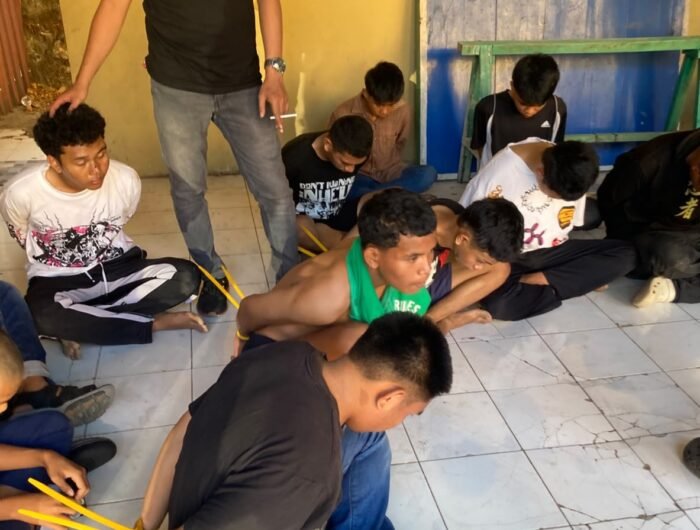 Polisi mengamankan 19 remaja yang diduga berkaitan dengan kasus penyerangan hingga menewaskan seorang mahasiswa di kawasan Biringkanaya, Makassar.