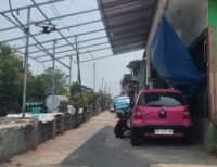 Kanopi yang dikeluhkan warga karena diduga memanfaatkan fasum sebagai parkiran mobil pribadi di Jalan Deppasawi Luar, Kelurahan Maccini Sombala, Kecamatan Tamalate, Makassar.